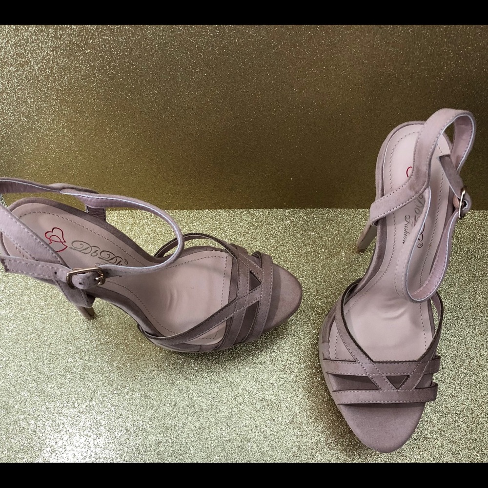 Brand new with box taupe heels - Picture 3 of 4